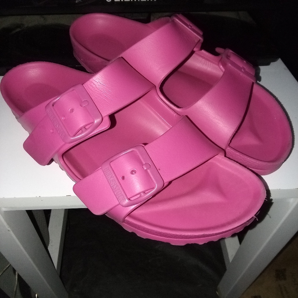 BIRKENSTOCK Arizona Essentials Waterproof Slide Sandal in Pink (women's size 7)